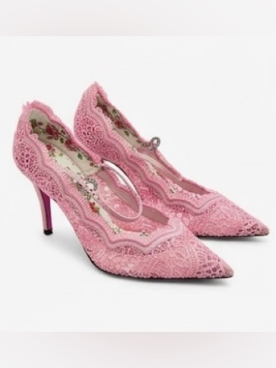 Gucci Shoes - Pink Lace Gucci heels